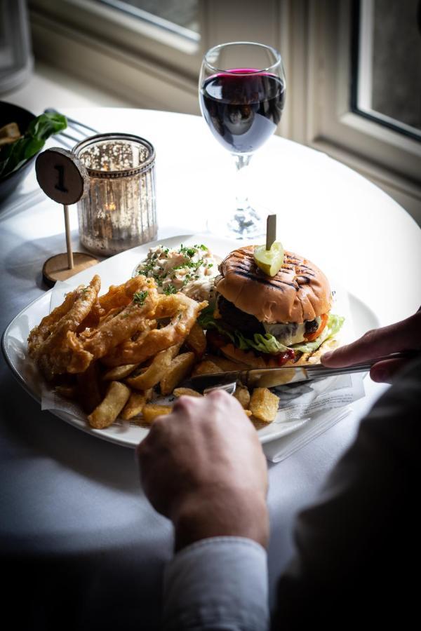 The Shireburn Arms Hotel คลิเธอโร ภายนอก รูปภาพ